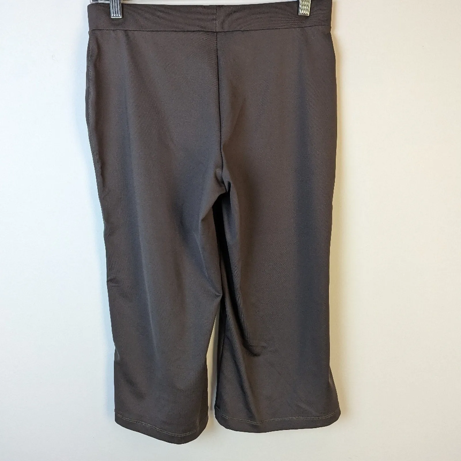 Reebok Grey Capris / Small